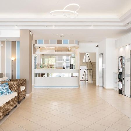 Appartamenti Smart A 30M Da Viale Dante E 100M Dal Mare Riccione Exterior photo