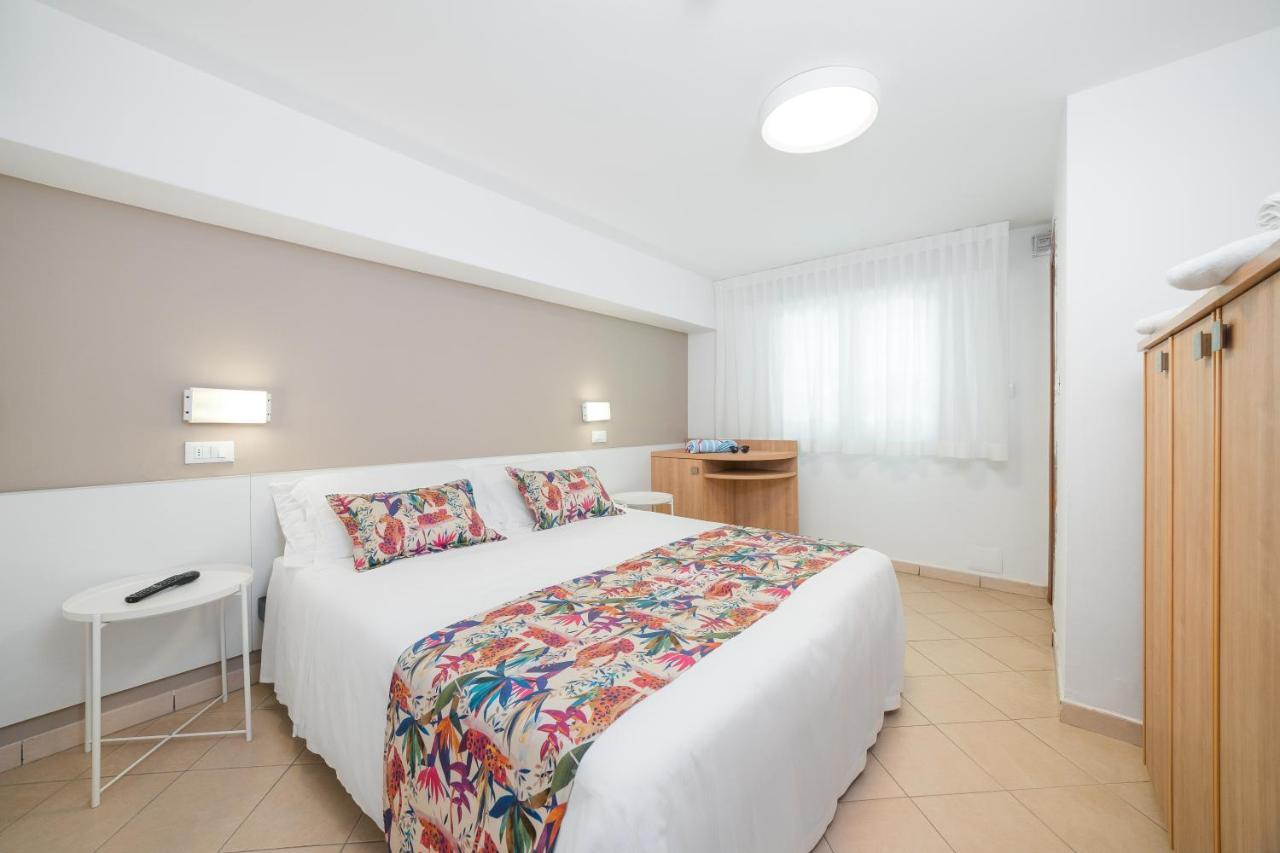 Appartamenti Smart A 30M Da Viale Dante E 100M Dal Mare Riccione Exterior photo