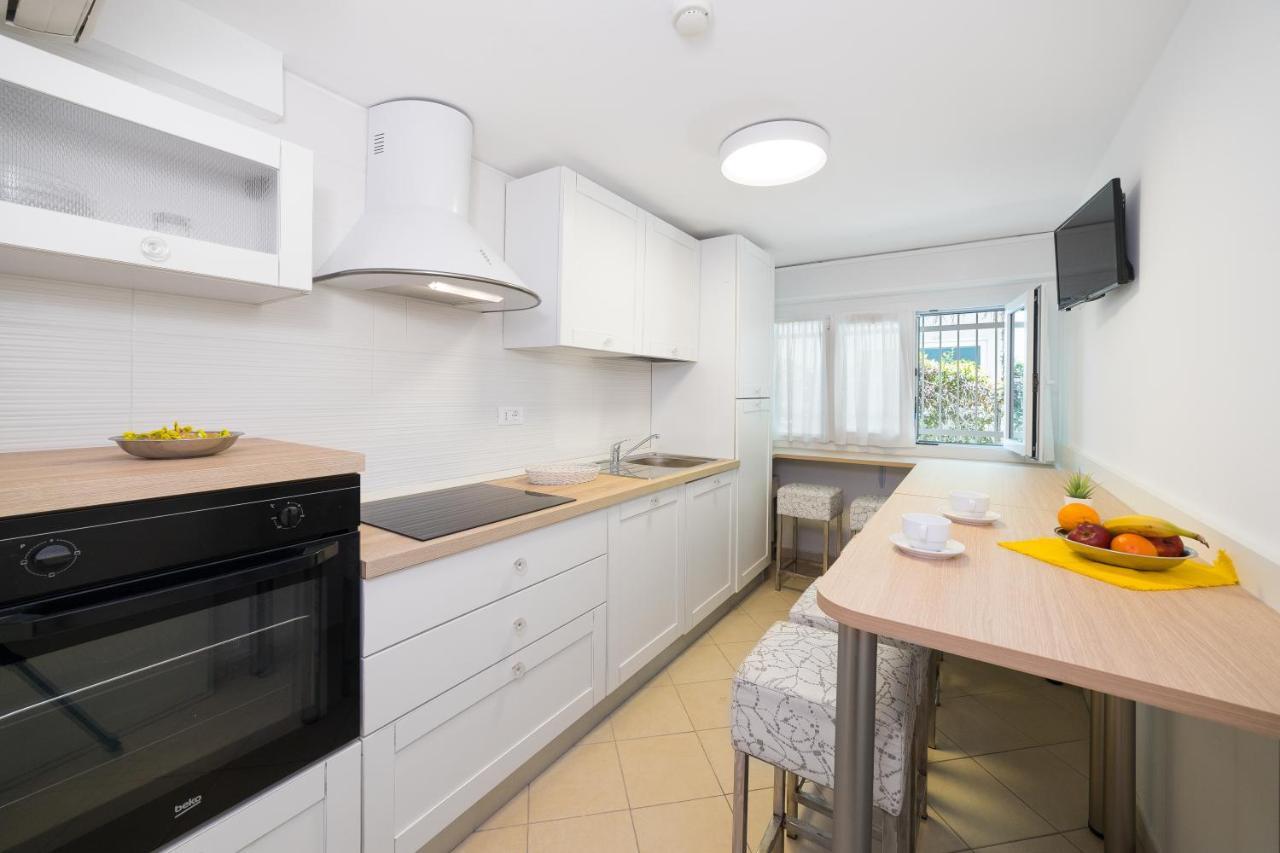 Appartamenti Smart A 30M Da Viale Dante E 100M Dal Mare Riccione Exterior photo